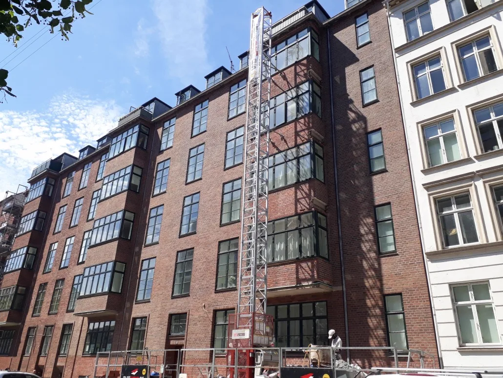 Facaderenovering Worsaaesvej Frederiksberg - jernrenovering karnapper